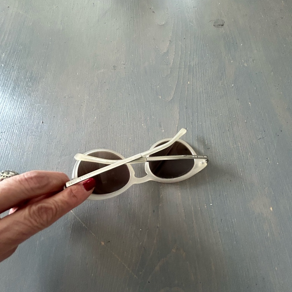 Pugs sunglasses ❤️ - Picture 2 of 6